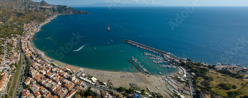 Foto Aerial panoramic view of Giardini Naxos, town in the Metropolitan City of Messina, Sicily, Italy