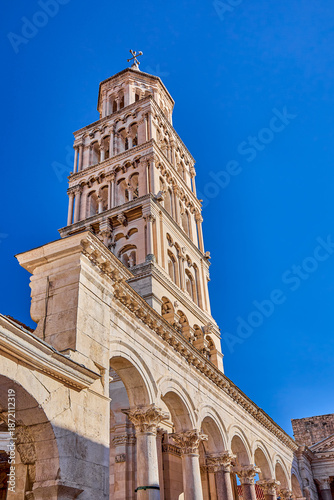Foto Bell tower and Cathedral of St