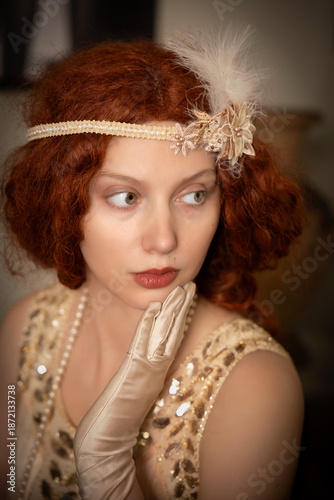 Tablou pe pânză Flapper dress lady