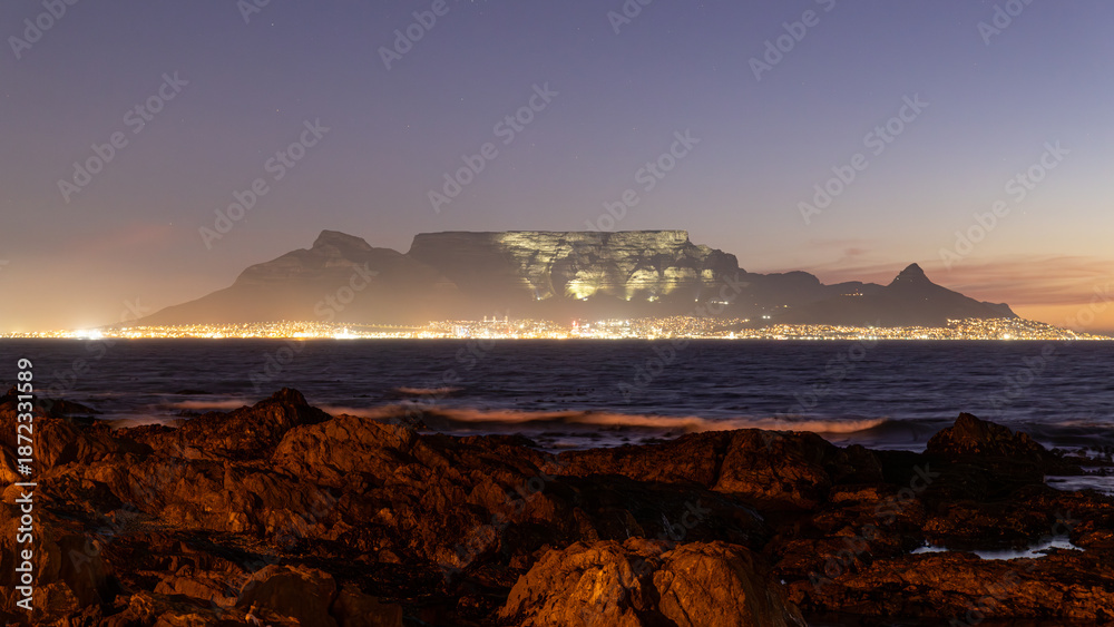 Naklejka premium at night at Table Mountain, Cape Town, Bloubergstrand 