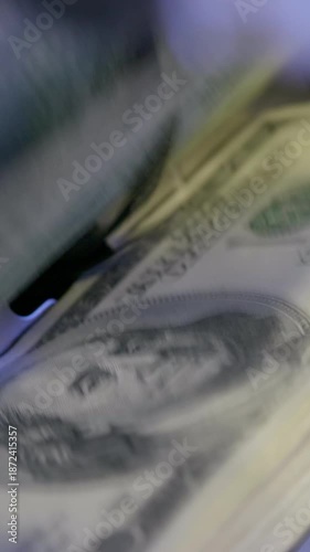 Automatic Currency Counter Machine Counting 100 US Dollar Bills