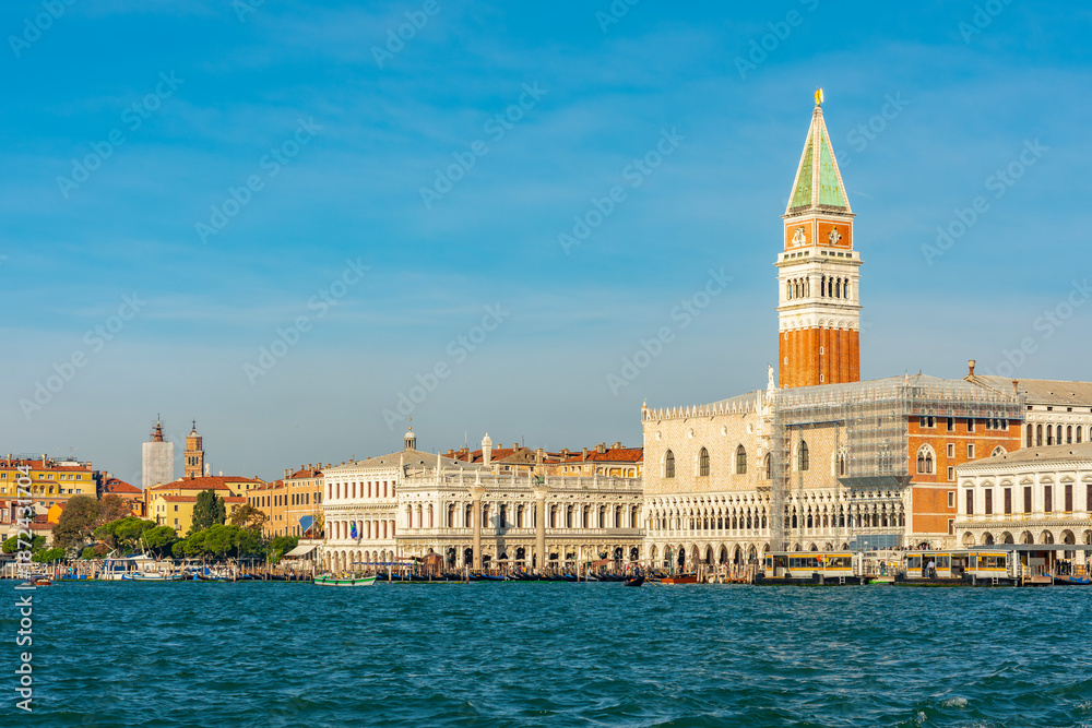 Fototapeta premium Venice cityscape with St. Mark's Campanile and Doge's palace, Italy