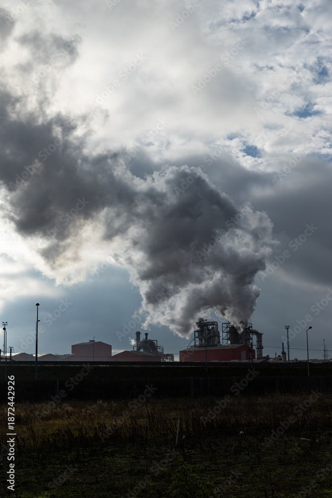 Fototapeta premium smoke coming out of factory chimney pollution concept