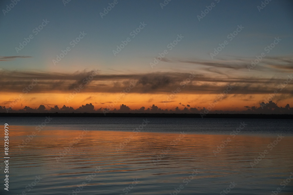 Obraz premium Amanecer_Siete_cielos_Bacalar