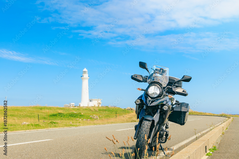 Naklejka premium 東北ツーリング 尻屋埼灯台とバイク