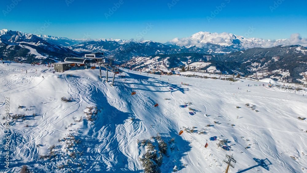 Fototapeta premium Sunny Alpine Ski Day