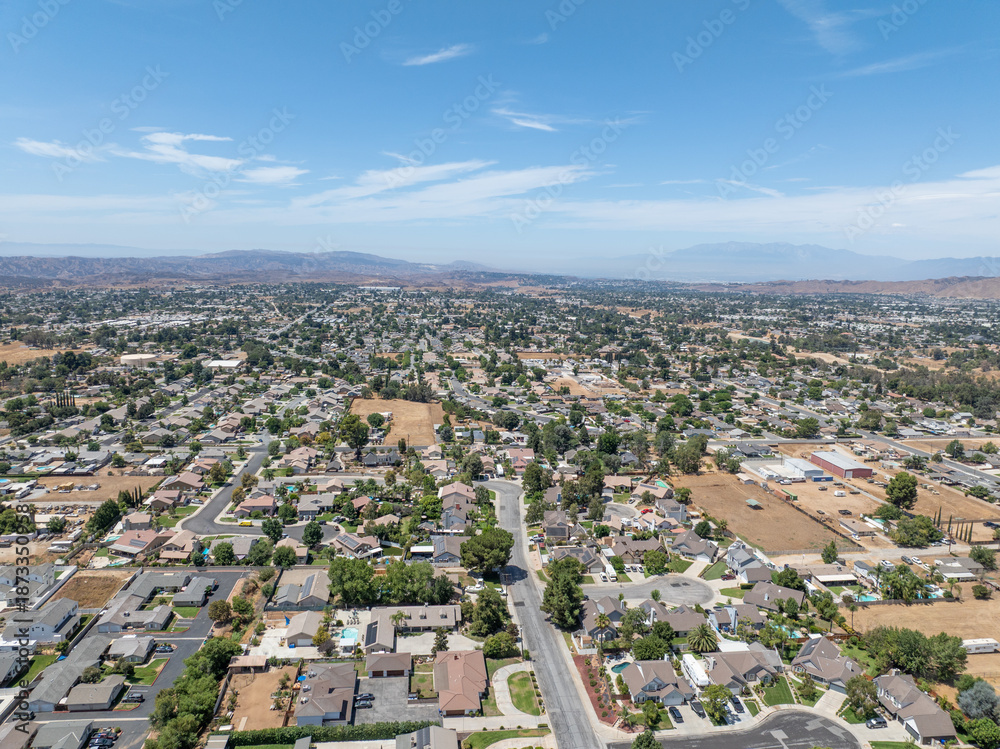 Naklejka premium Aerial view of of house in Yucaipa city, in San Bernardino County, California, United States. High quality photo