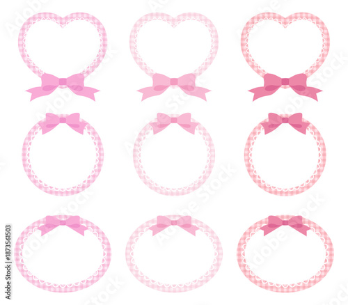 リボンがついたかわいいレースフレームのベクターイラストセット。ハート、飾り、ギンガムチェック