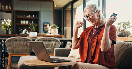 Foto Laptop, online shopping and woman with credit card, excited and happy with discount offer on website