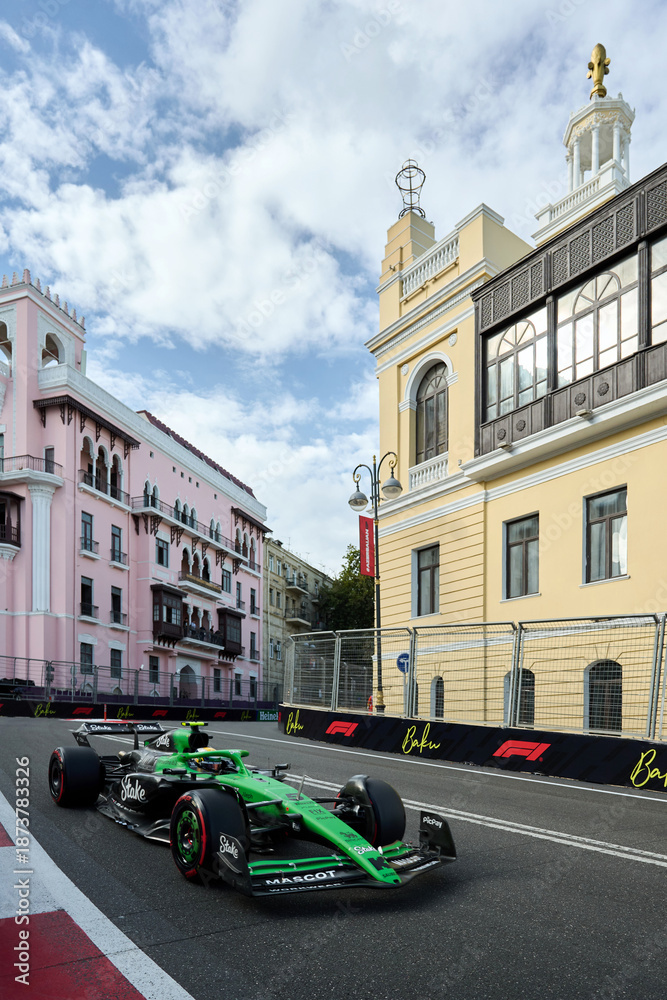 Fototapeta premium BAKU, AZERBAIJAN - SEPTEMBER 20, 2025: Valtteri Bottas drives the Stake F1 Team Kick Sauber C44 during the Azerbaijan Grand Prix