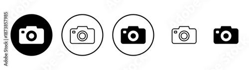 Camera icon vector. photo camera sign and symbol. photography icon.