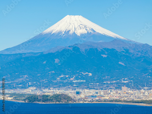 駿河湾から見る富士山（静岡県富士市）