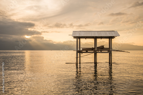 Φωτογραφία sundeck sunroof shelter in the sea in  sunset light golden hour