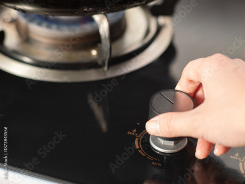фотографія Improper use of gas stove switch