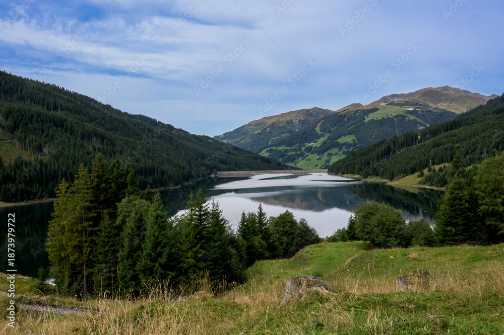 Fototapeta premium Mountain lake panorama in the Austrian Alps