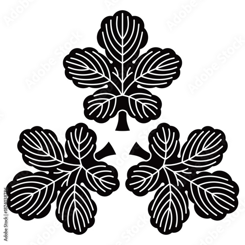 家紋です。三つ梶の葉といいます。