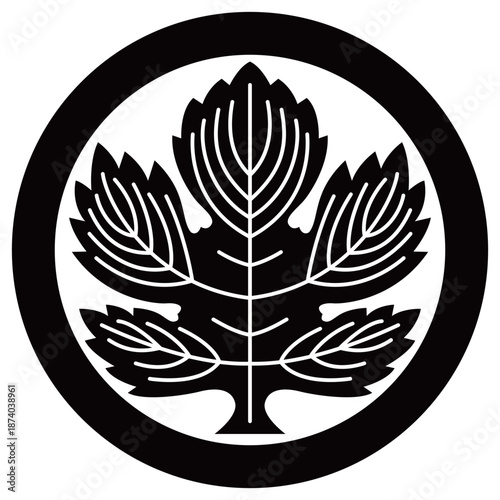 家紋です。安倍梶の葉といいます。