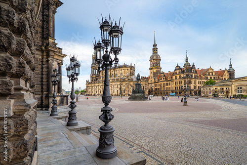Dresden Sachsen Frauenkirche Schloss Elbe Deutschland Brücke Kathetrale Sommer Blumen Blauer Himmel Germany Heinz Steyer Stadion Fürstenzug Yenidze