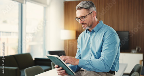 Canvastavla Business, tablet and mature man in office for finance review, investment and trading analyst