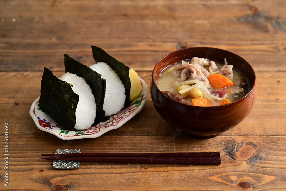 Foto おにぎりと豚汁
