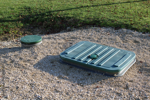 Foto Fosse sceptique de collectivité avec gravier filtrant drainant, installation sou