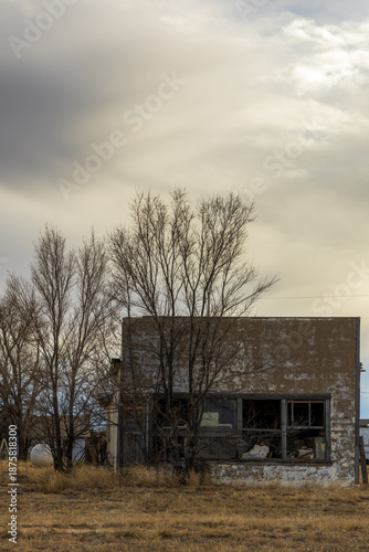 Foto Old, abandoned store located in the ghost town of Hasty, Colorado, near the John Martin Reservoir
