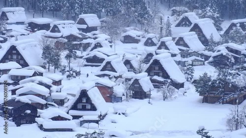 Wallpaper Mural 冬　雪景色白川郷 Torontodigital.ca