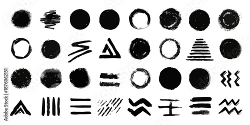 다양한 붓 터치 효과의 검은색 기하학적 모양과 추상적인 텍스처 패턴의 모음