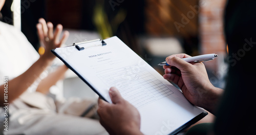 Foto Doctor, hands or writing with clipboard for medical assessment, health results or checkup policy