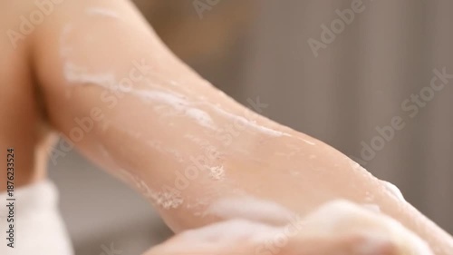 Hand washing arm with foamy sponge