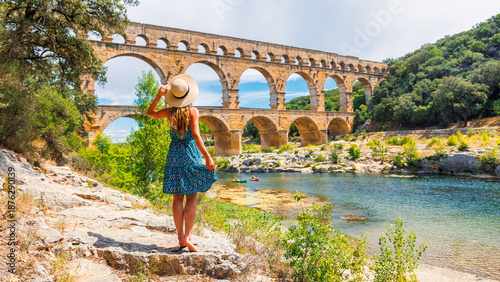 Cuadro en lienzo Famous place in France, Pont du gard. Europa Travel, tour tourism