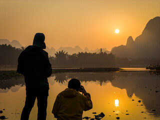 Leinwandbilder Guilin Sonnenaufgang am Li-Fluss in Yangshuo  © Philip