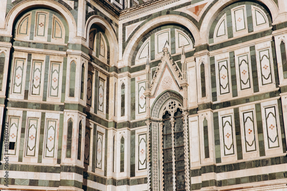 Obraz premium Detail of Florence Duomo facade with marble patterns