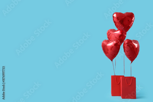 Shopping bags with heart-sh...
