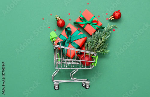 Small shopping cart with Ch...