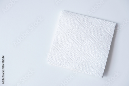 Bild auf Leinwand Close-up of kitchen paper towel isolated on a white background