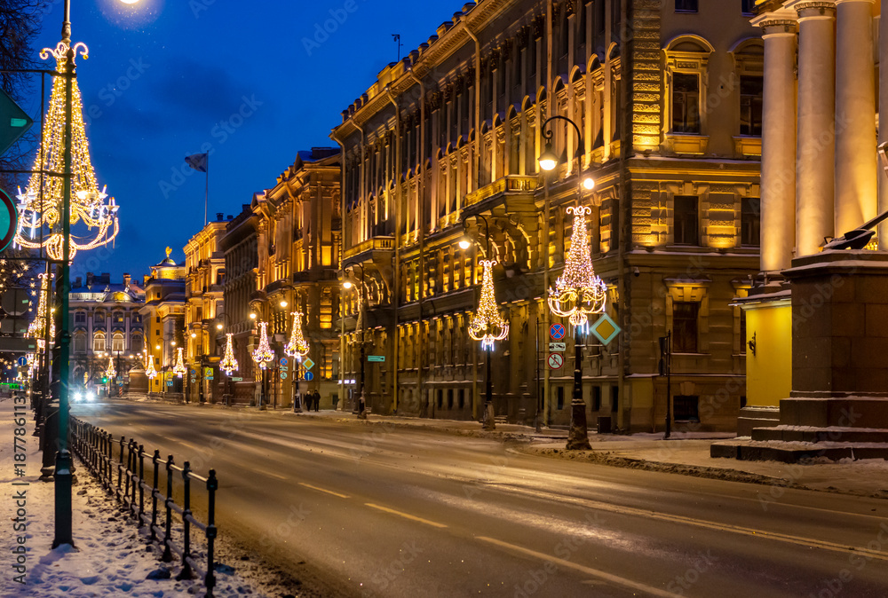Fototapeta premium New Year's Petersburg. New Year's illuminations on the streets of St. Petersburg.