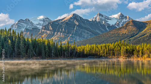 Tableau sur toile Morning light reflection at Herbert Lake on the Icefields Parkway - Banff Nation