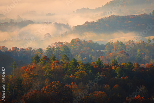 Tableau sur toile Sunset on the Blue Ridge Mountains, Maggie Valley, North Carolina