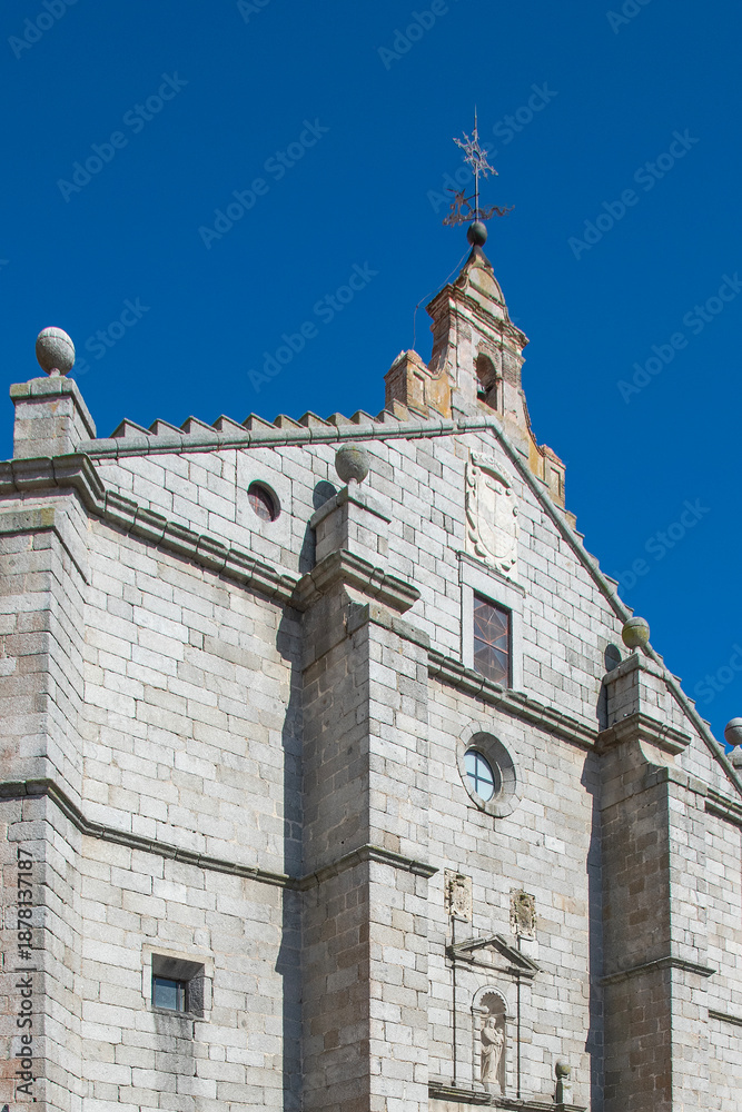 Fototapeta premium San miguel arcangel church, penaranda de bracamonte, spain