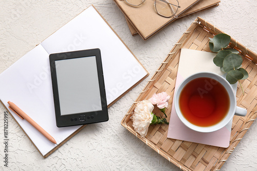 Modern e-reader with notebo...