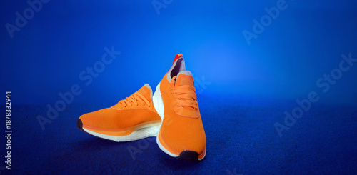 Konstfotografi sportswear shoe till life pack shot in studio