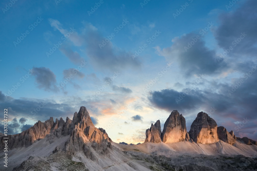Fototapeta premium sunrise at sunset in the italian dolomites. beautiful nature landscape.