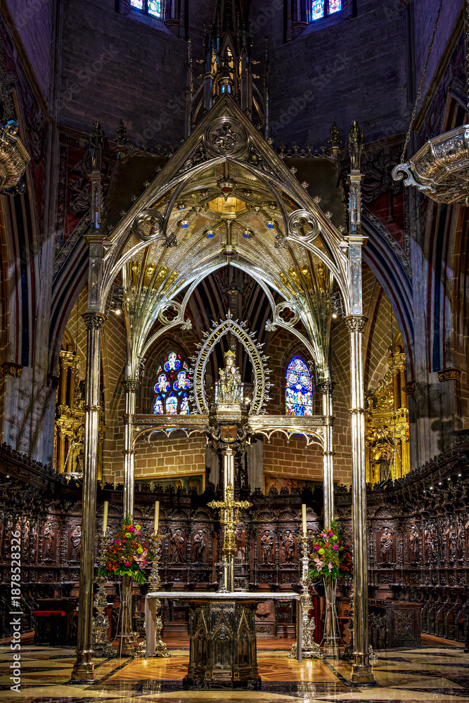 Obraz premium Interior of the Cathedral Saint Mary, Catedral Metropolitana de Santa Maria la Real in Pamplona, Navarre, Spain.