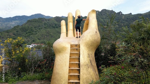 Photos Giant Buddha hand sculpture to admire the landscape in northern Vietnam in Sapa