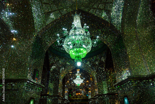 Tableau sur toile Stunning Interior of Imamzadeh-ye Ali Ebn-e Hamze Mosque in Shiraz, Iran