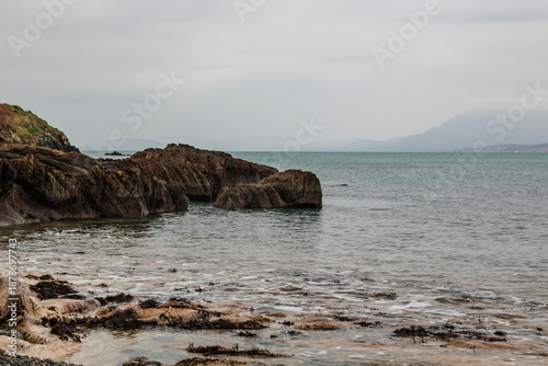 Valokuva The tranquil rocky Irish coast