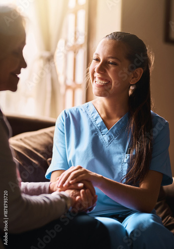 Foto Nurse, senior woman and holding hands with kindness, comfort and compassion with trust