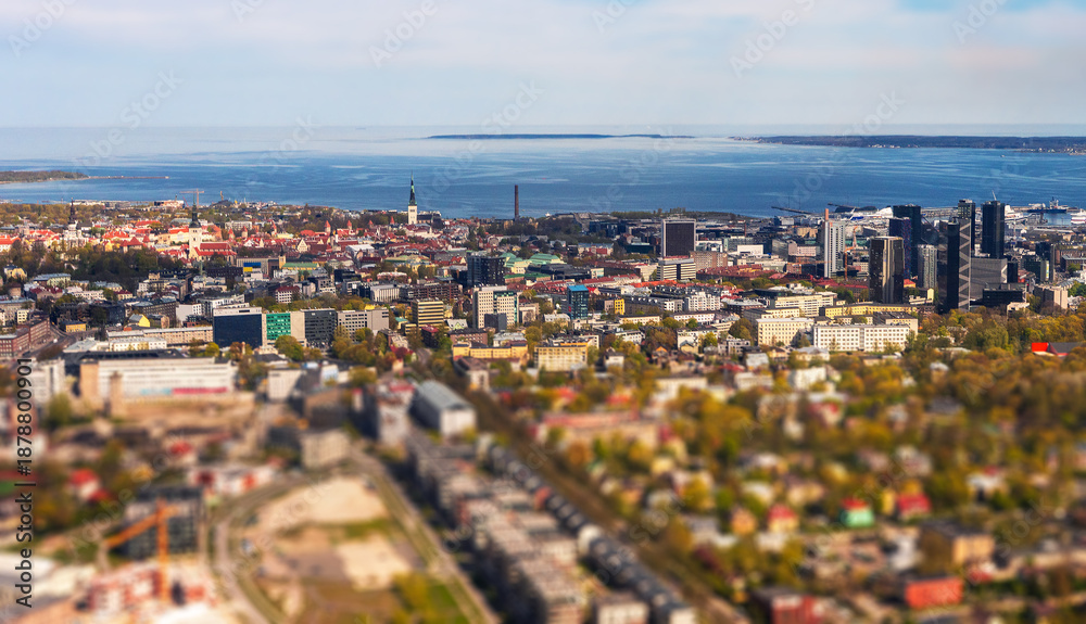 Obraz premium Tallinn city skyline with old town and skyscrapers.
