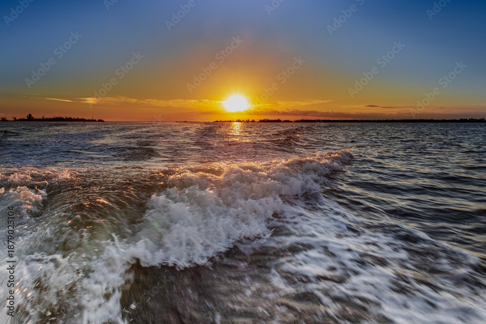Obraz premium Idyllischer Sonnenuntergang in Ft. Myers Beach, Florida - Gulf of Mexico 